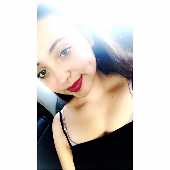 Meet your Posher, Vivian - Picture 1 of 1